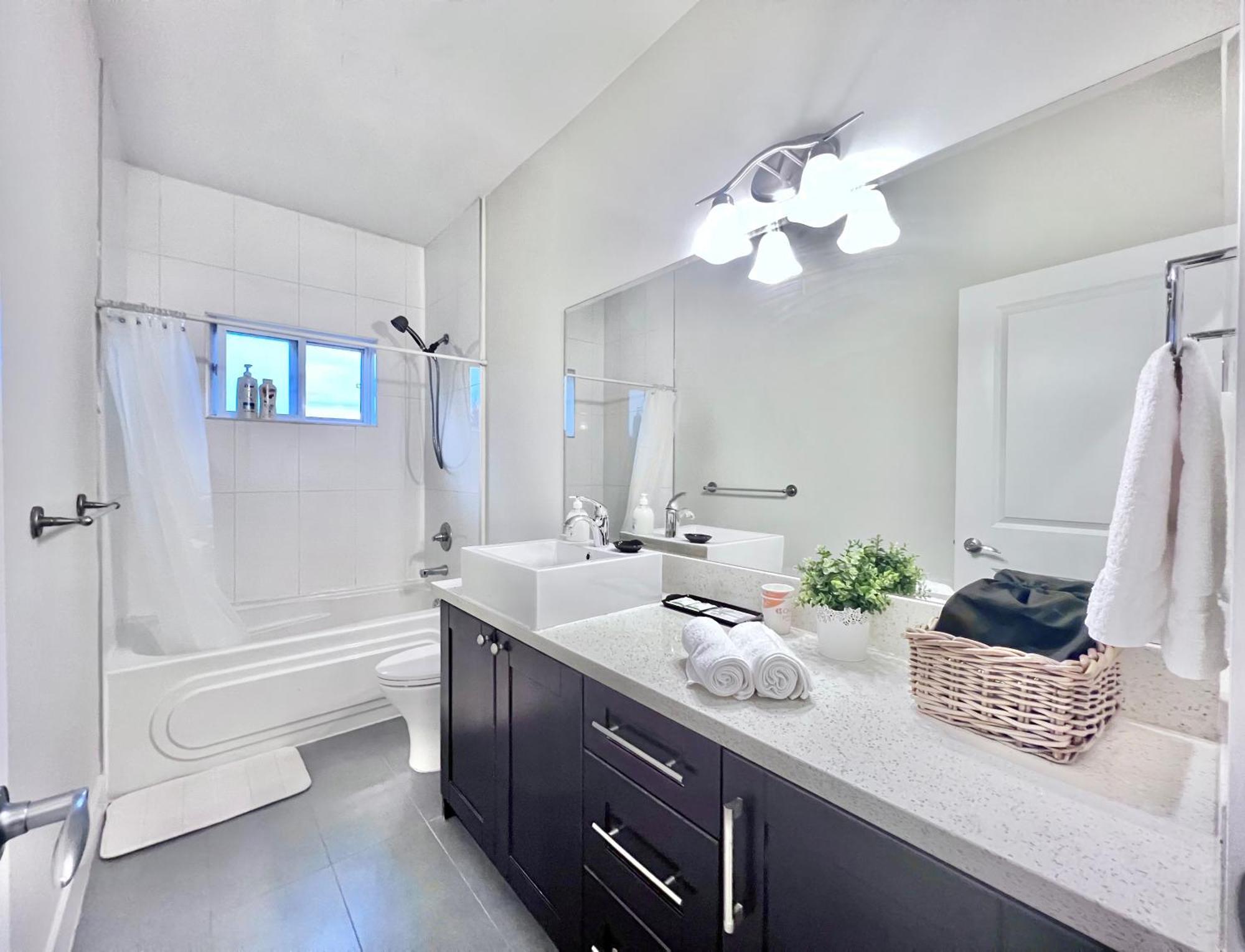 Si & Daniel Home Near Yvr Airport & Skytrain Separate Entry Free Parking Richmond Extérieur photo