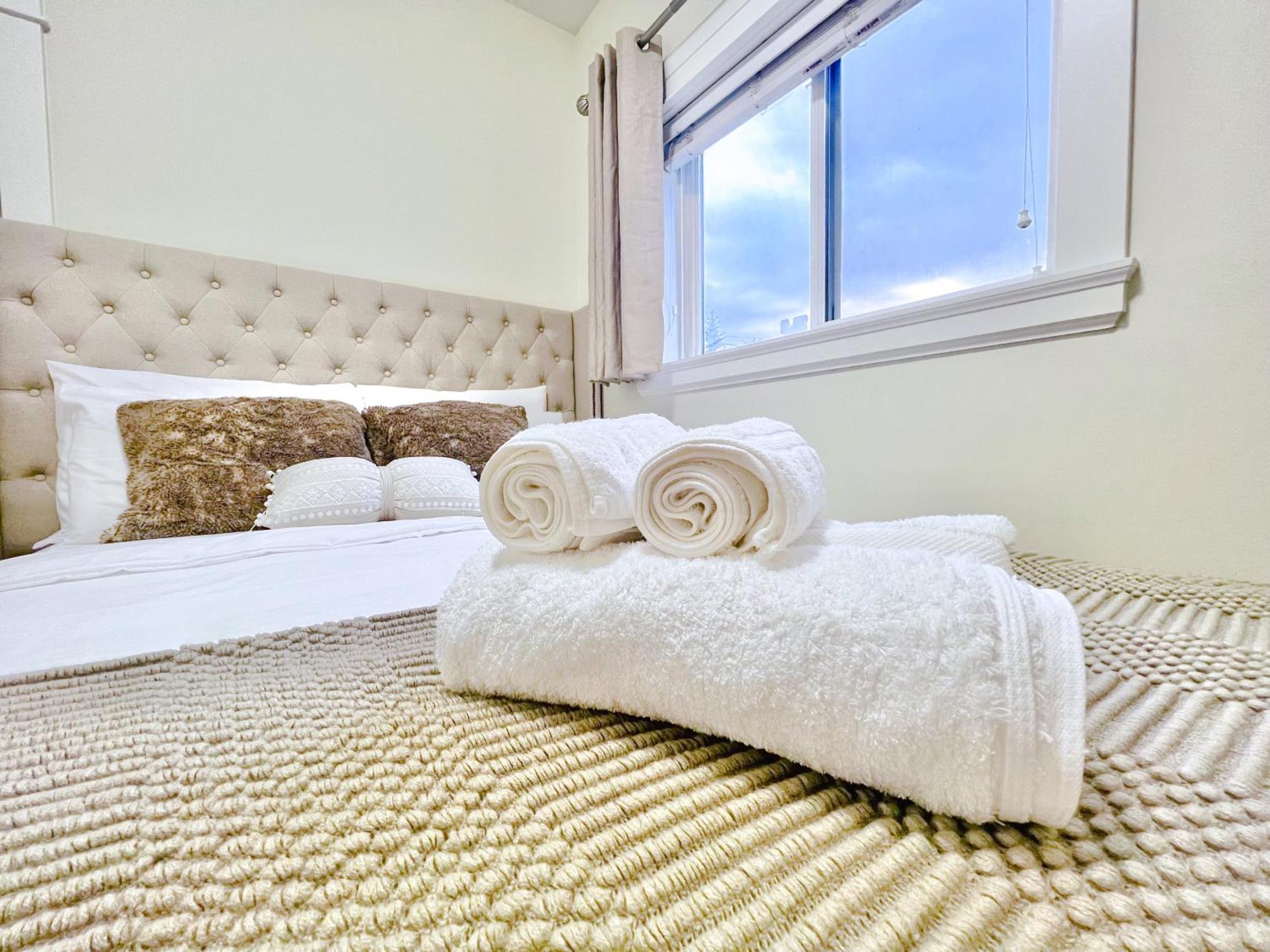 Si & Daniel Home Near Yvr Airport & Skytrain Separate Entry Free Parking Richmond Extérieur photo