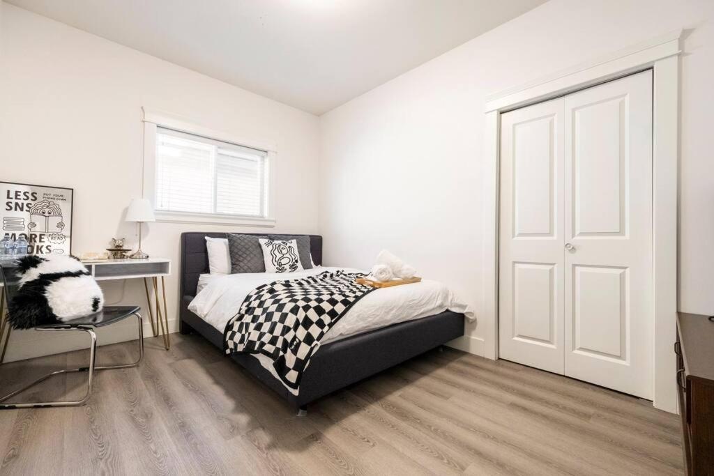 Si & Daniel Home Near Yvr Airport & Skytrain Separate Entry Free Parking Richmond Extérieur photo