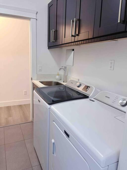 Si & Daniel Home Near Yvr Airport & Skytrain Separate Entry Free Parking Richmond Extérieur photo