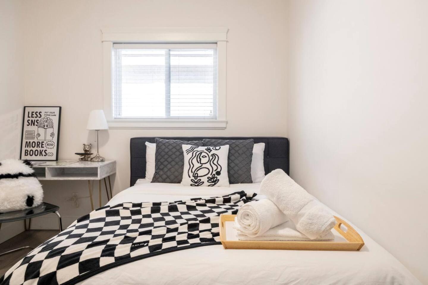 Si & Daniel Home Near Yvr Airport & Skytrain Separate Entry Free Parking Richmond Extérieur photo